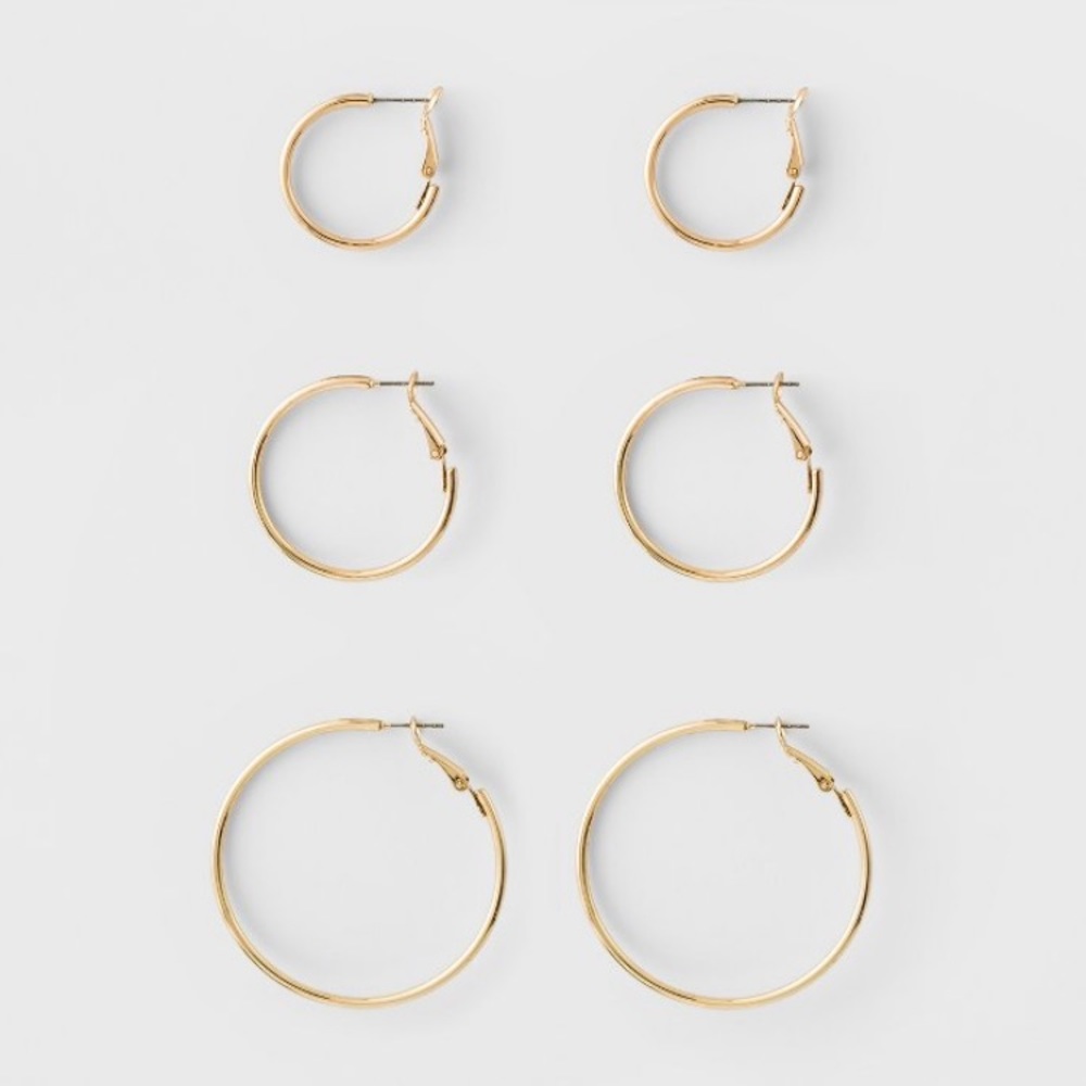 Gold hoop earrings set